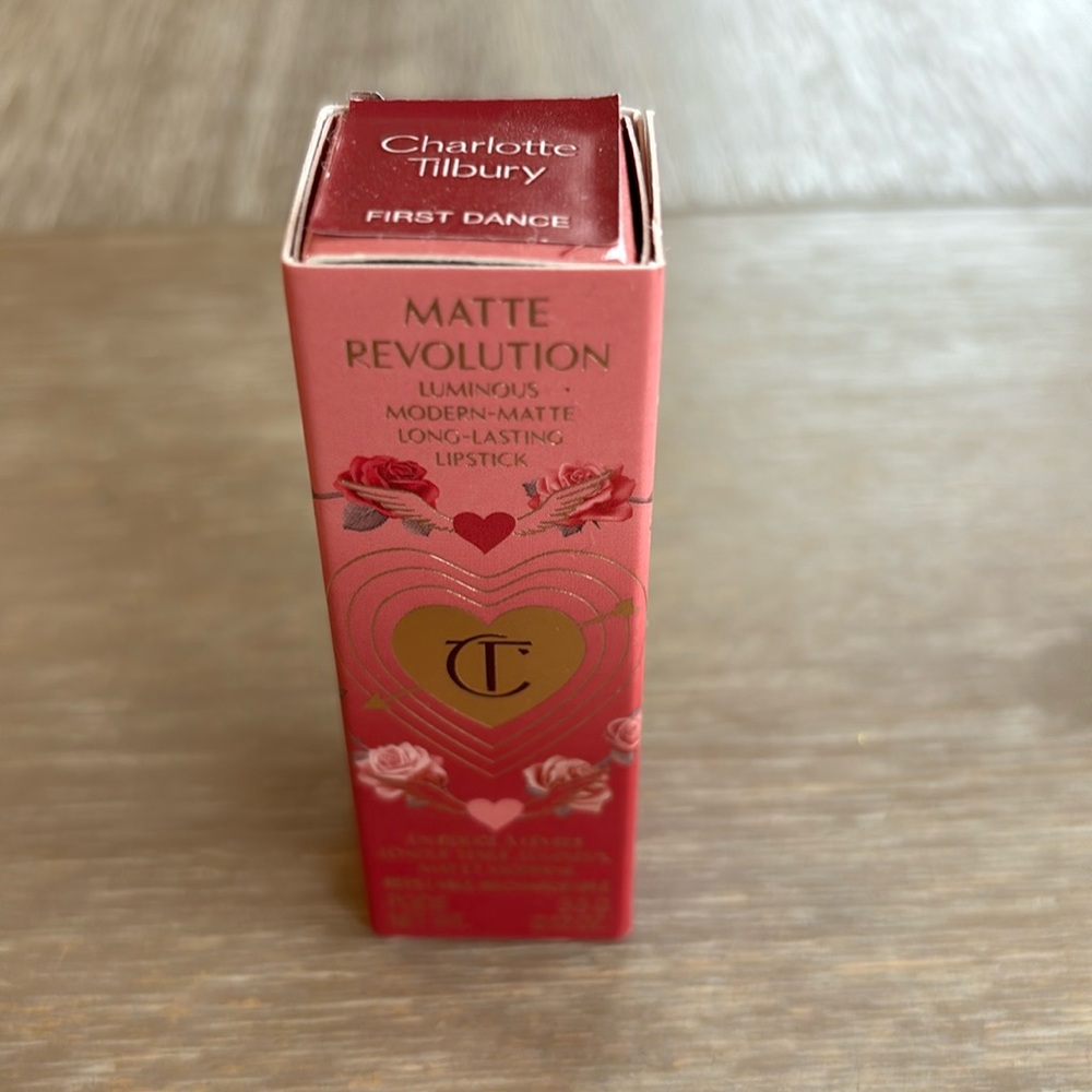 Charlotte Tilbury, Matte Revolution Lipstick